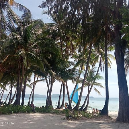 Boracay Coco Huts Hotel Balabag  Exterior photo